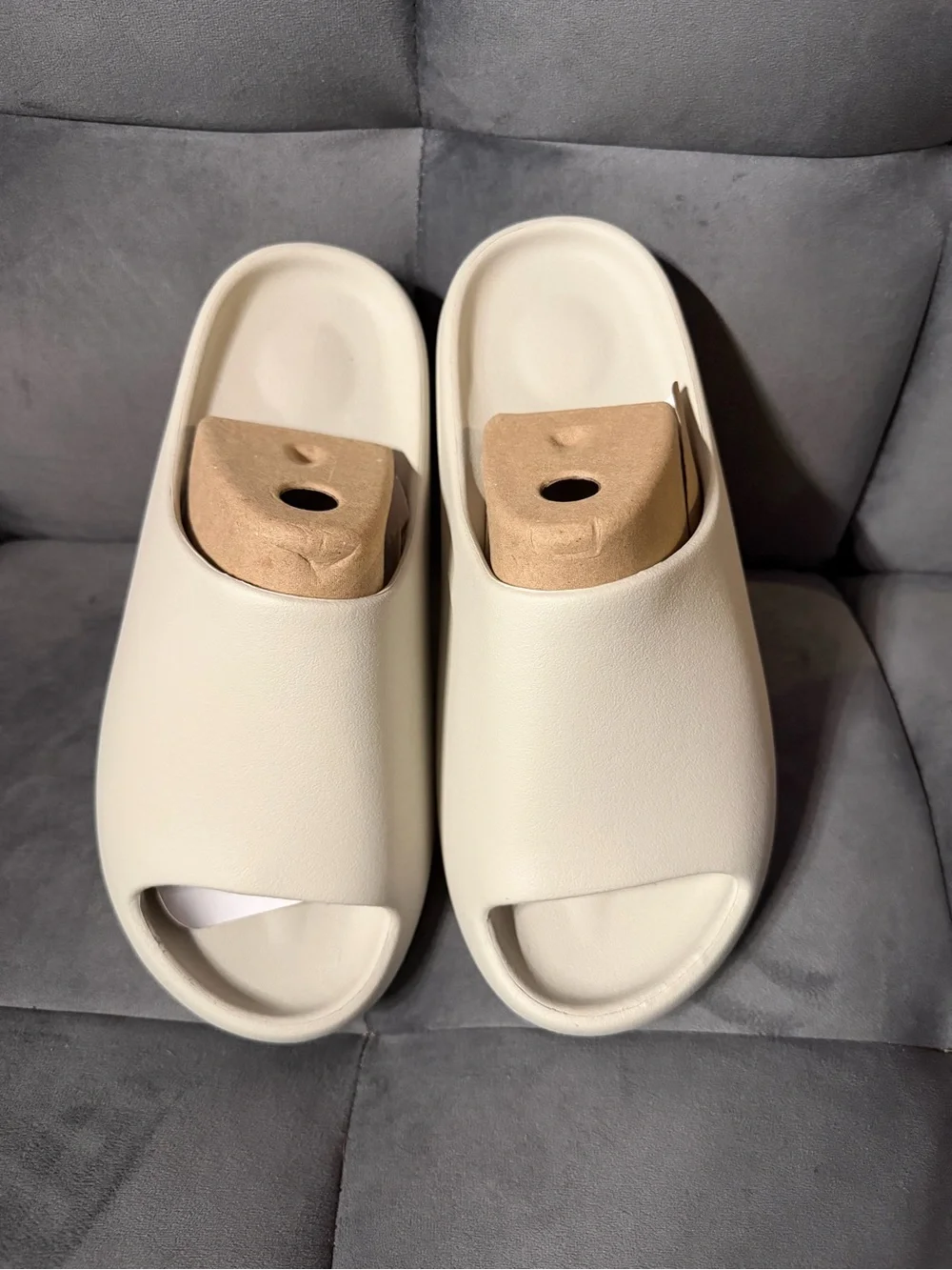 YS-01 Cream Slides (original bag not box) Size 13 Men